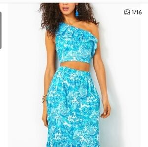 NWT Lilly Pulizer Blue and White Patterned Skirt And Top Set
